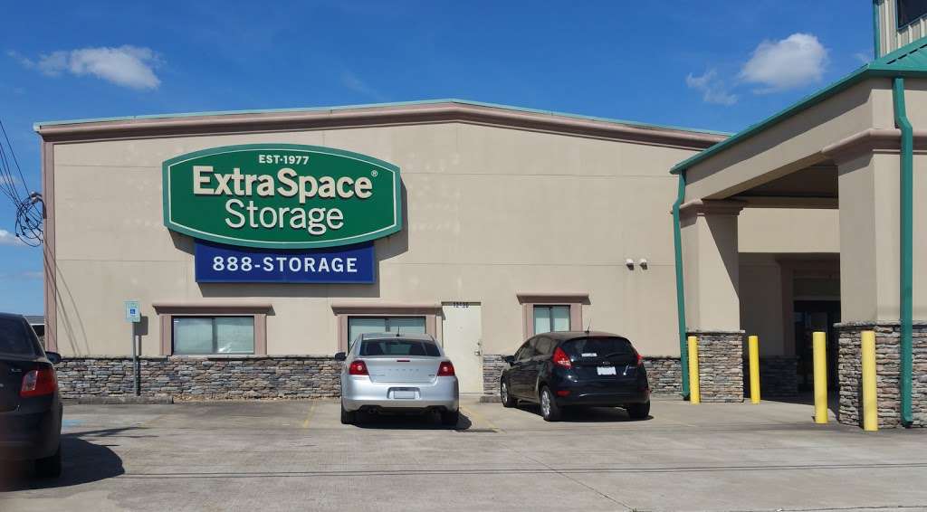Extra Space Storage | 12620 Ryewater Dr, Houston, TX 77089, USA | Phone: (281) 481-1953