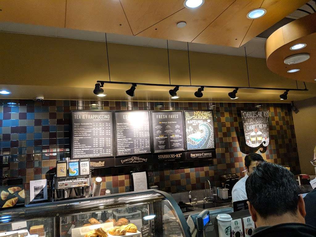 Starbucks | 3200 E Airfield Dr, Dallas, TX 75261, USA