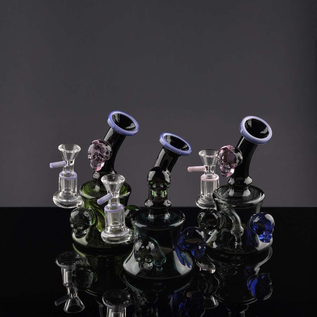 Glass Pipes Wholesale | 360 S East End Ave l, Pomona, CA 91766 | Phone: (909) 713-8885