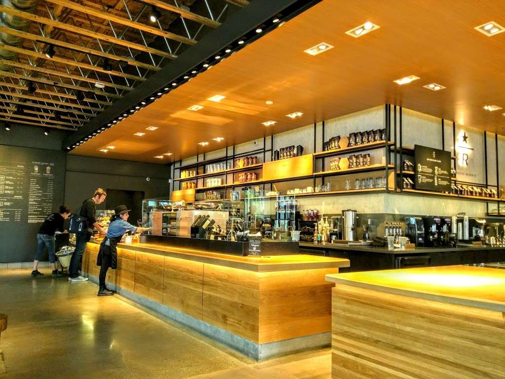 Starbucks | 2138 Hillhurst Ave, Los Angeles, CA 90027, USA | Phone: (323) 422-6217