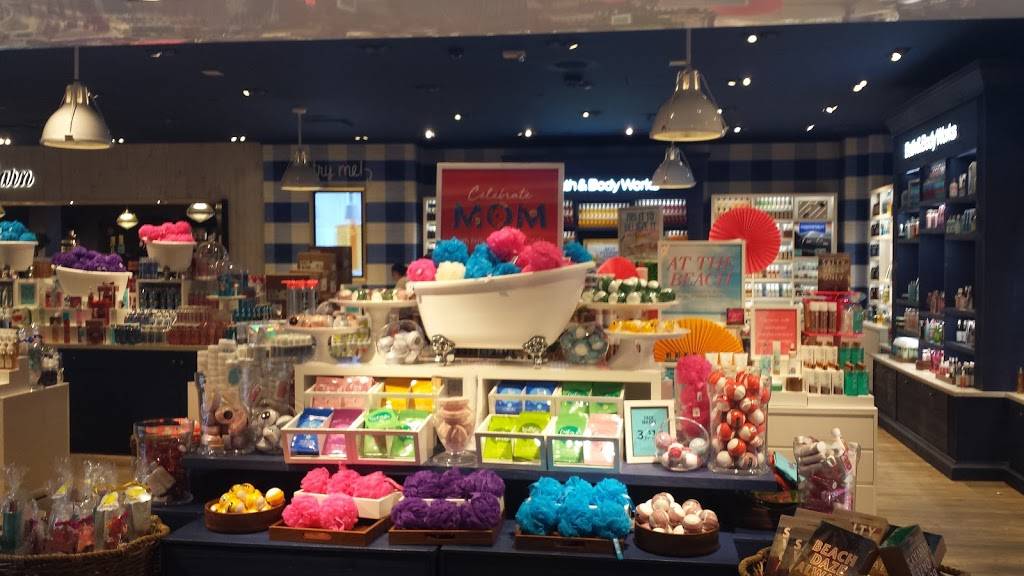 Bath & Body Works | 7021 S Memorial Dr, Tulsa, OK 74133, USA | Phone: (918) 294-3078