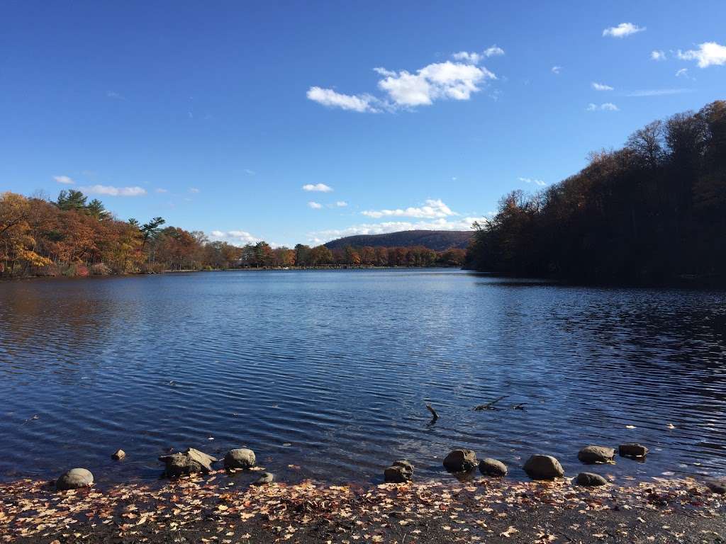 Hessian Lake Parking | 10911, 55 Hessian Dr, Tomkins Cove, NY 10986