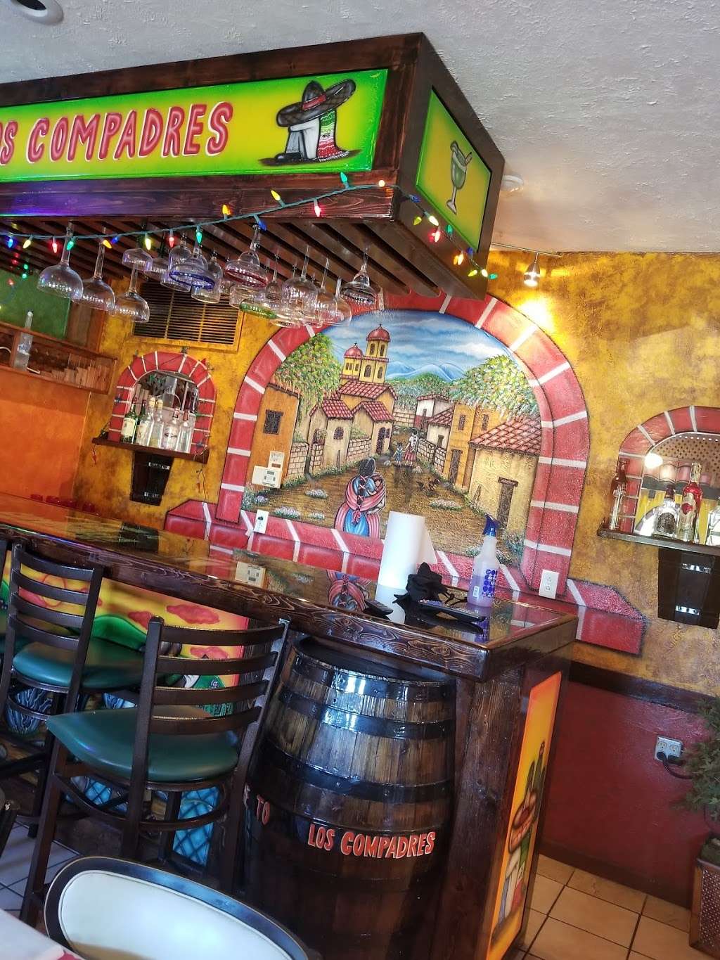 Los Compadres | 725 Milwaukee Ave, Burlington, WI 53105 | Phone: (262) 763-6018