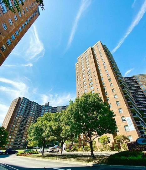 Parker Towers | 104-20 Queens Blvd, Queens, NY 11375, United States | Phone: (833) 292-0889