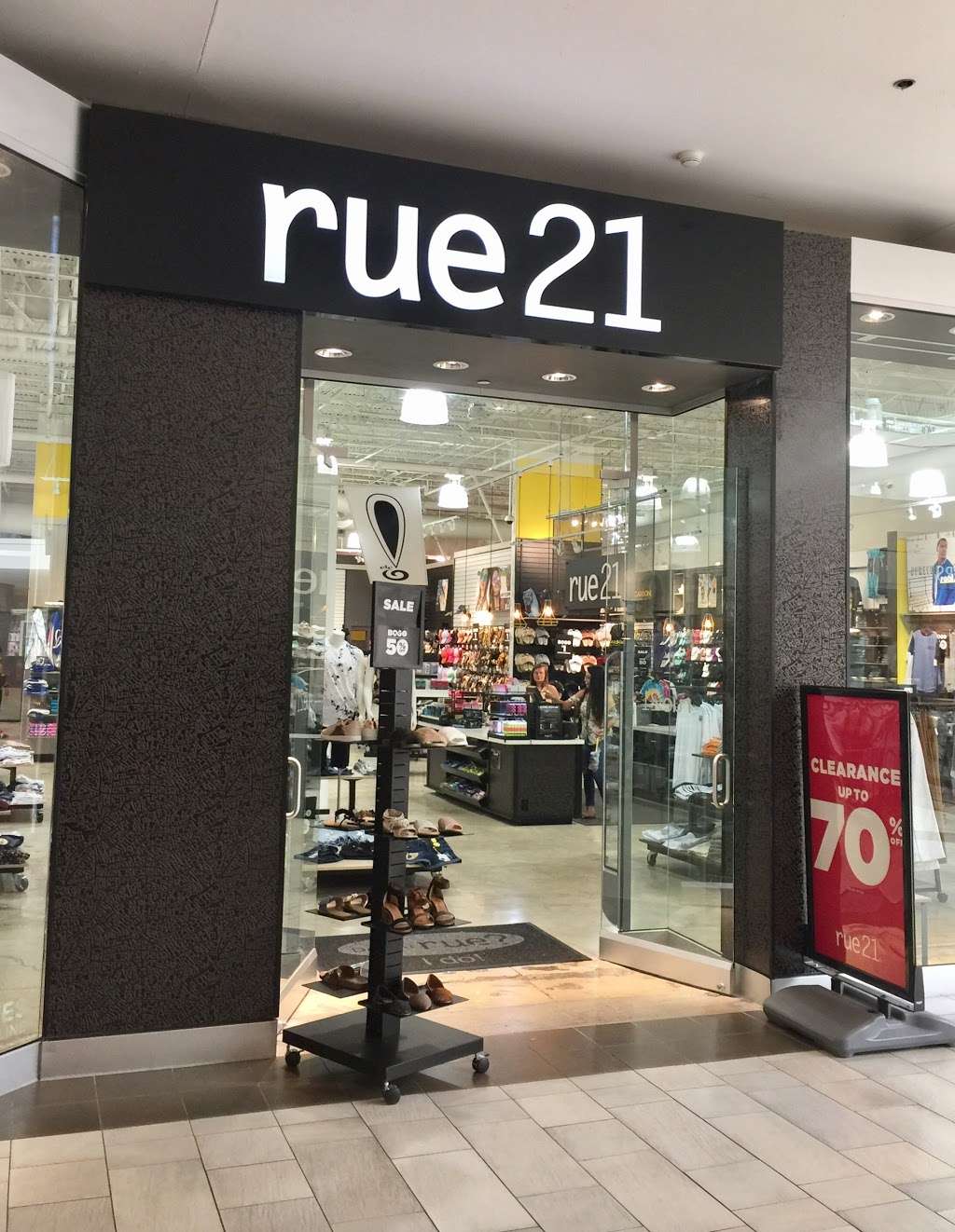 rue21 | 6909 N Loop 1604 E Suite 1139, San Antonio, TX 78247, USA | Phone: (210) 651-9200