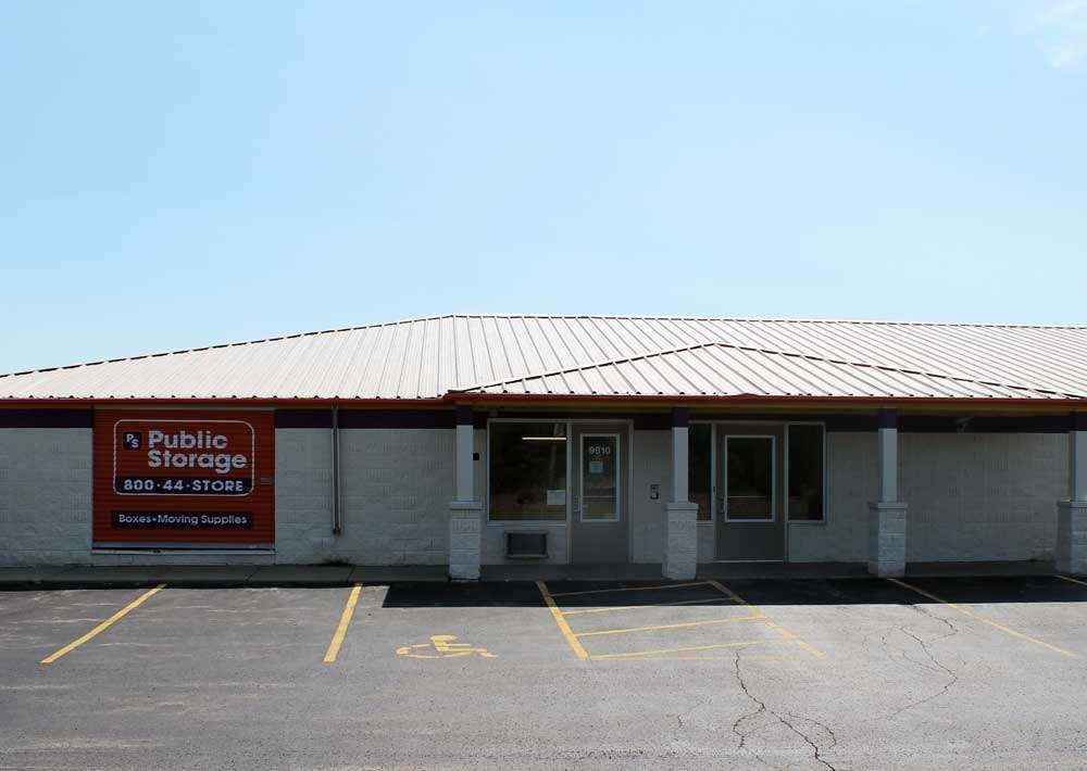 Public Storage | 9810 S 27th St, Oak Creek, WI 53154, USA | Phone: (414) 616-7054