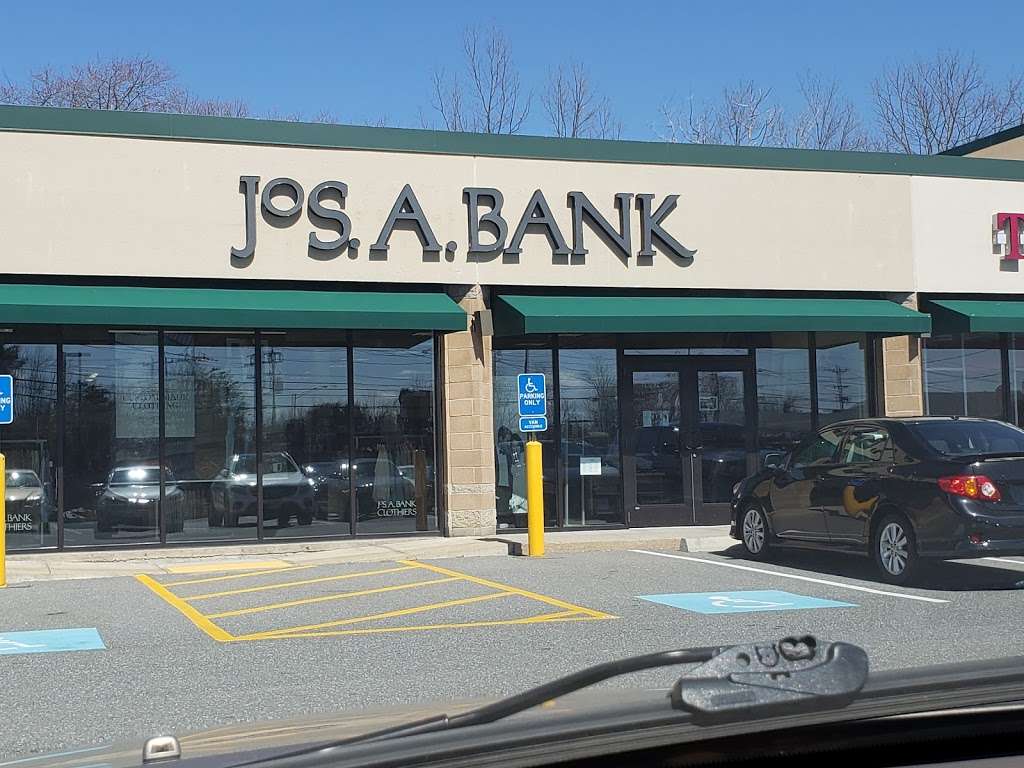 Jos. A. Bank | 125 S Broadway Suite C, Salem, NH 03079, USA | Phone: (603) 890-6268