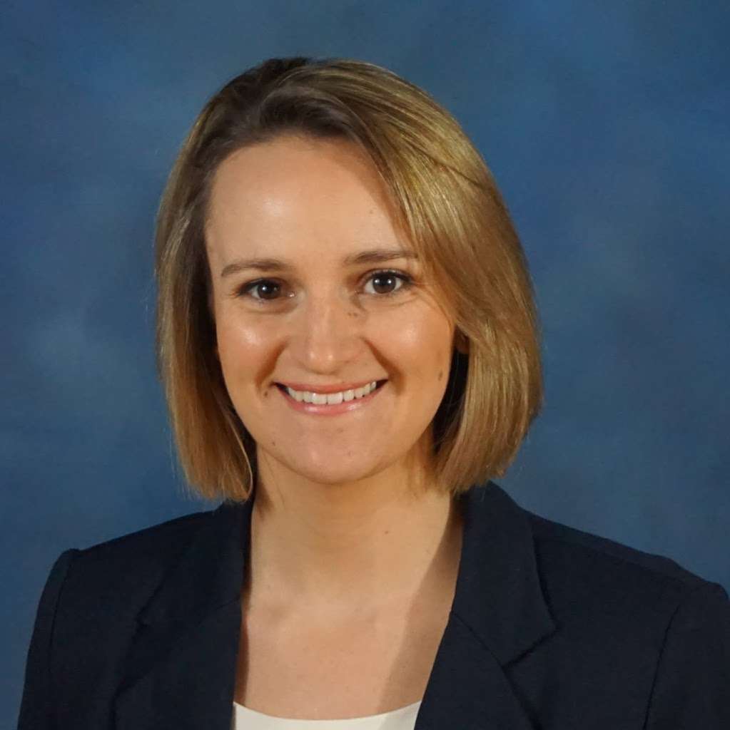 Molly McNeel, Acupuncture Physician | 267 Stanley Bell Dr, Mt Dora, FL 32757, USA | Phone: (352) 325-5938