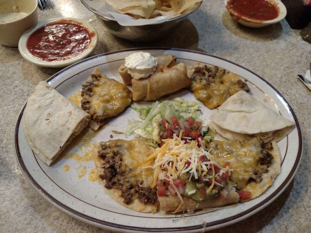 El Potro Mexican Cafe | 13035 Canaan Center Dr, Bonner Springs, KS 66012, USA | Phone: (913) 721-3000