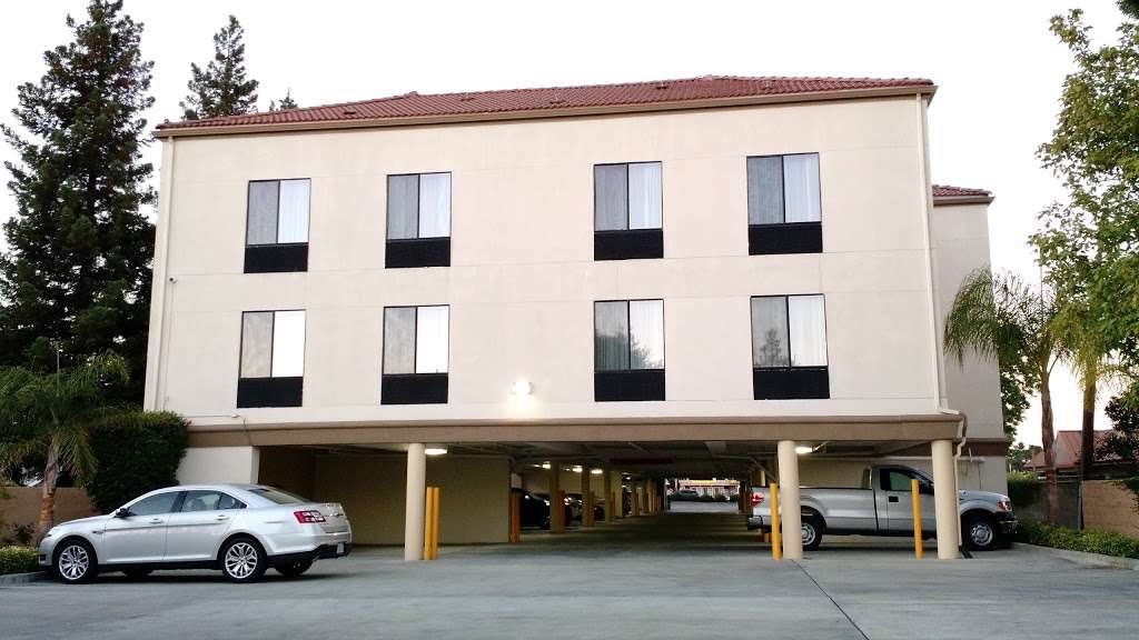 Holiday Inn Express Redwood City-Central | 1836 El Camino Real, Redwood City, CA 94063, USA | Phone: (650) 299-0909