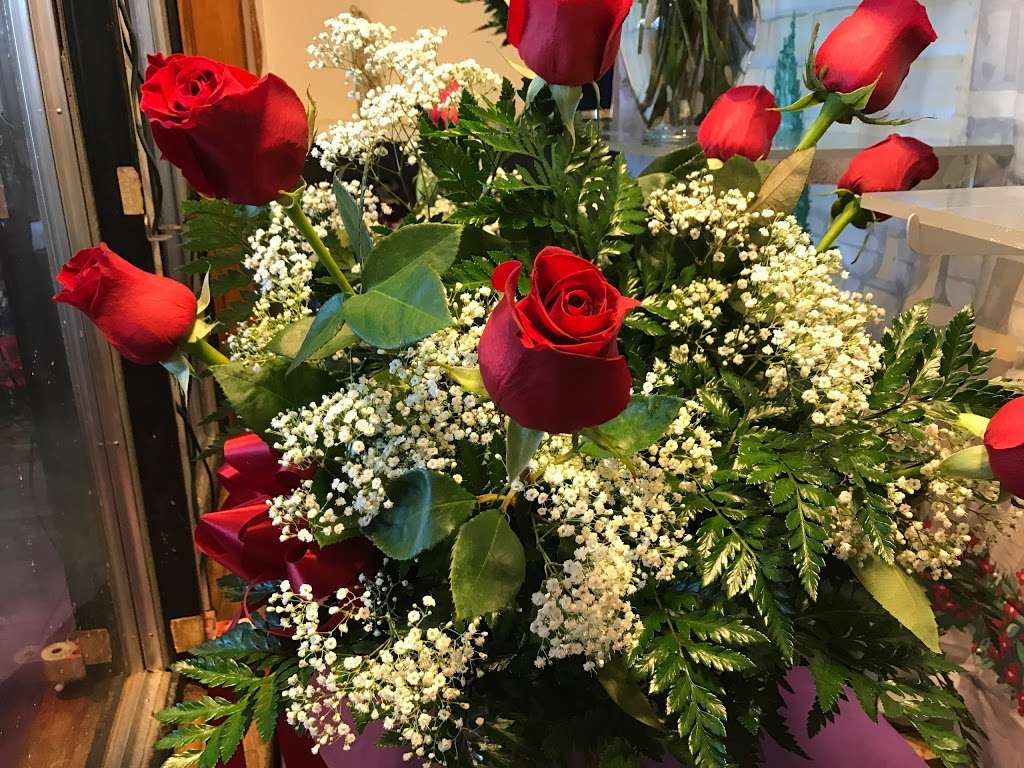 Colonial Florist | 4160 Curry Ford Rd, Orlando, FL 32806, USA | Phone: (407) 896-4781