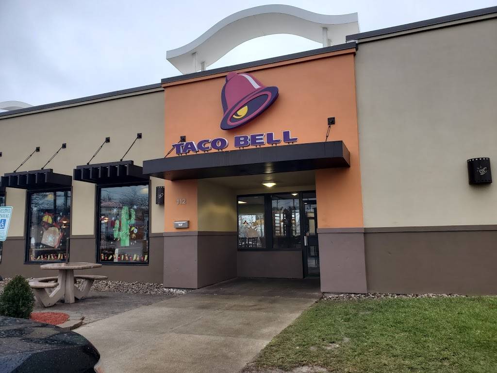 Taco Bell | 112 N Chicago Ave, South Milwaukee, WI 53172, USA | Phone: (414) 764-0362