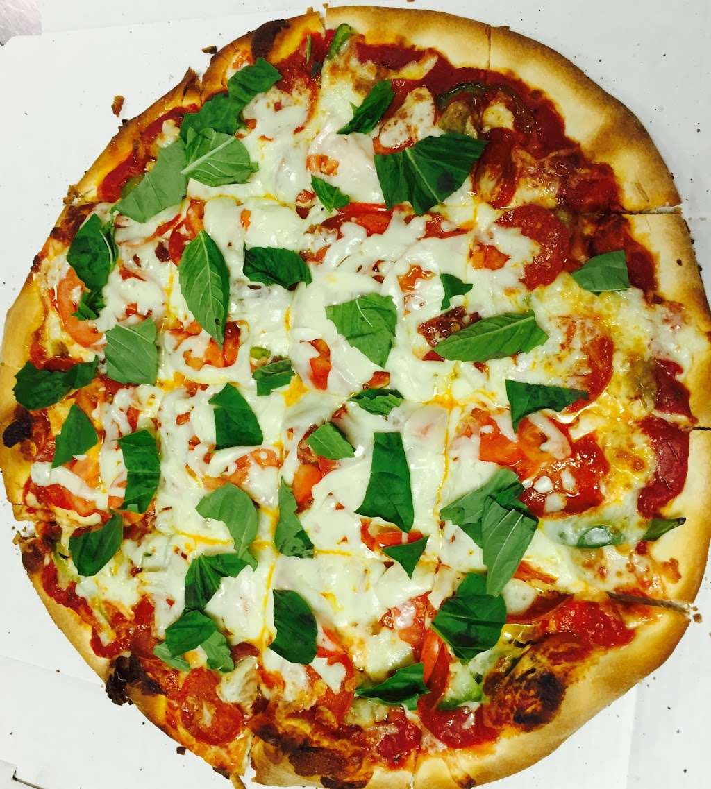 magico pizza | 1726 Algonquin Rd, Hoffman Estates, IL 60192, USA | Phone: (847) 485-8444