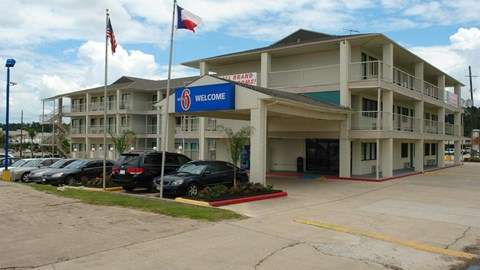 Motel 6 Humble TX | 20145 Eastway Village Dr, Humble, TX 77338 | Phone: (281) 446-4300