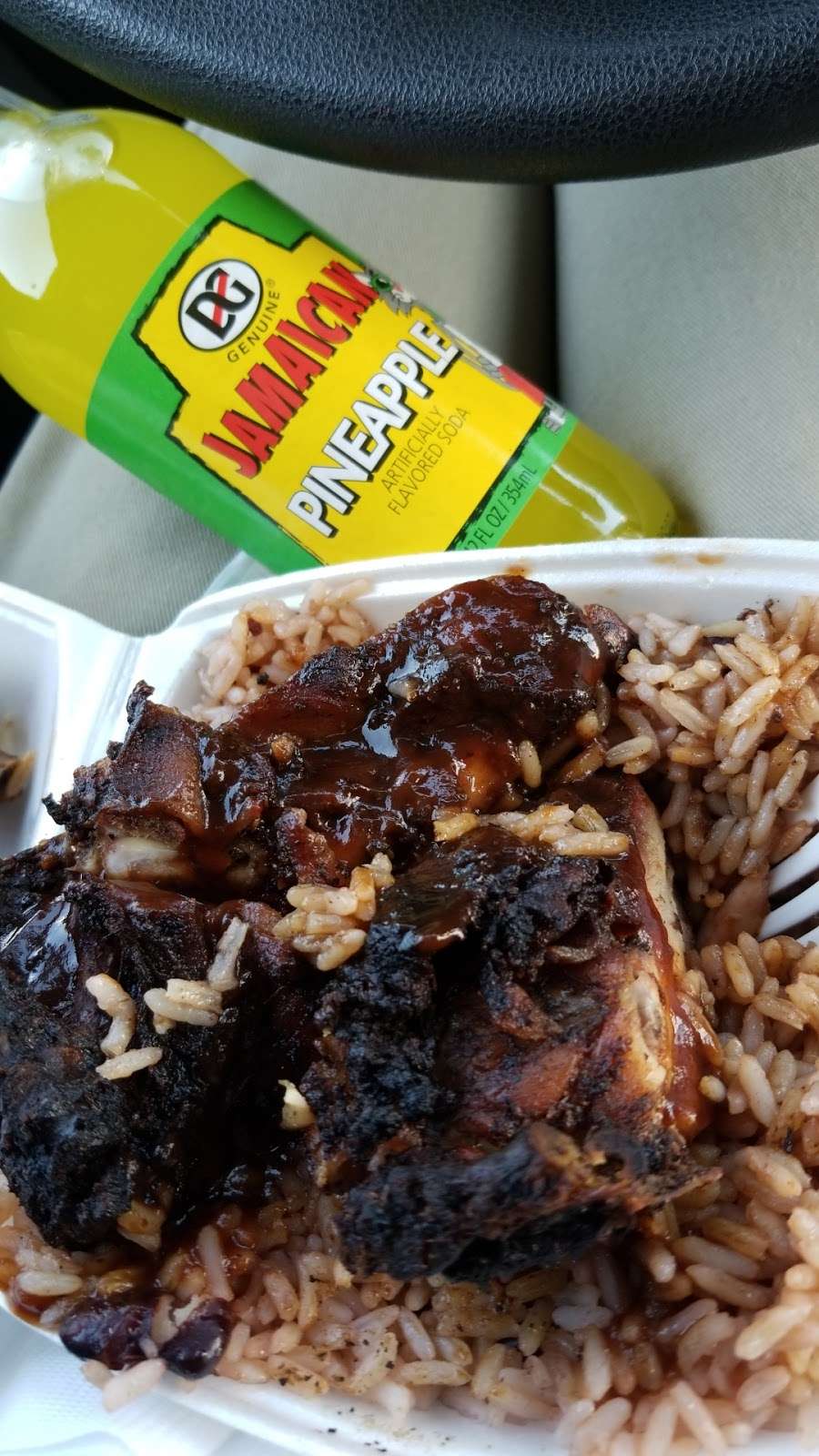 Island Jerk | 12 Charleston Rd, Willingboro, NJ 08046, USA | Phone: (609) 456-9176