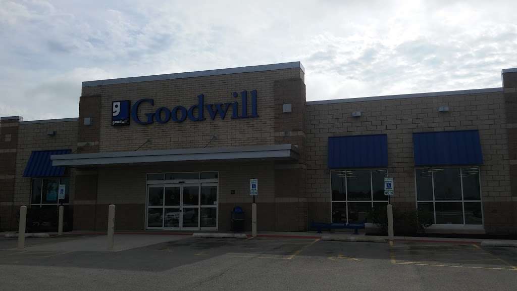 Goodwill Store & Donation Center | 1360 Airport Rd, Romeoville, IL 60446, USA | Phone: (815) 254-1353