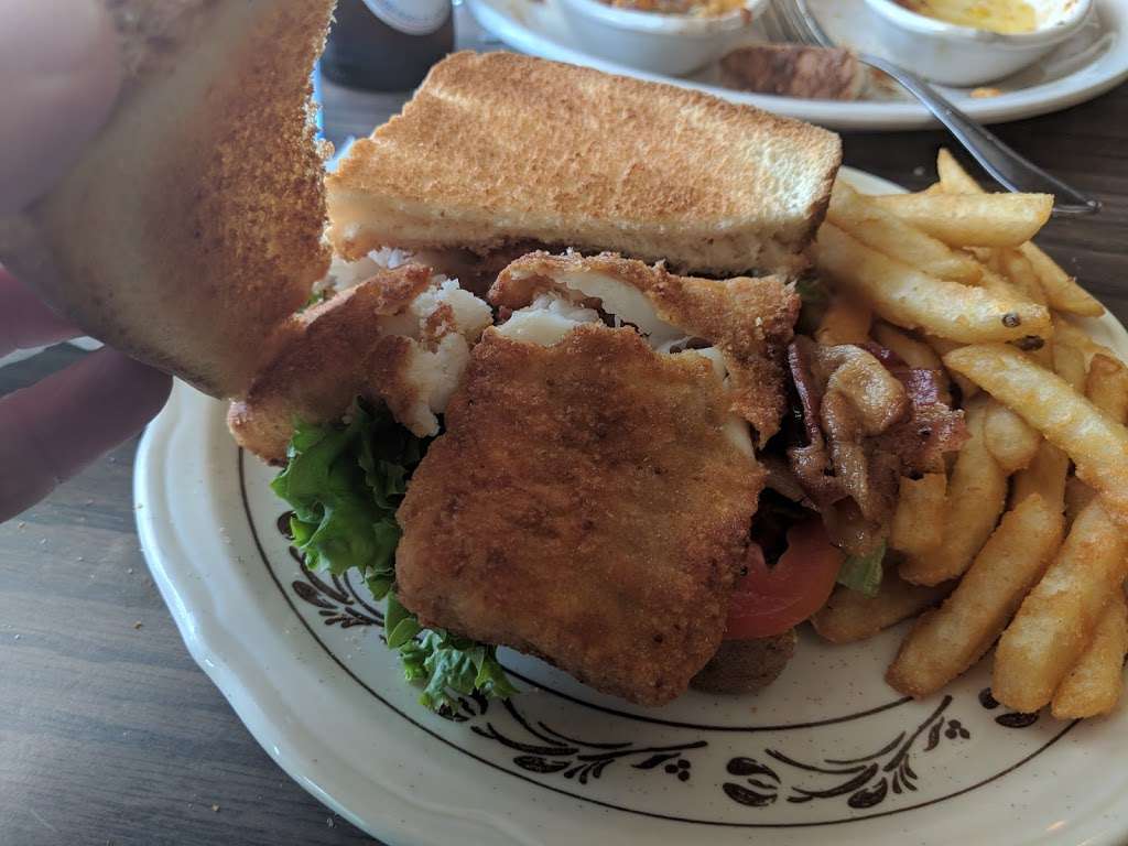 Leadbellys Restaurant | 253 Polly Cove Rd, Reedville, VA 22539, USA | Phone: (804) 453-5002