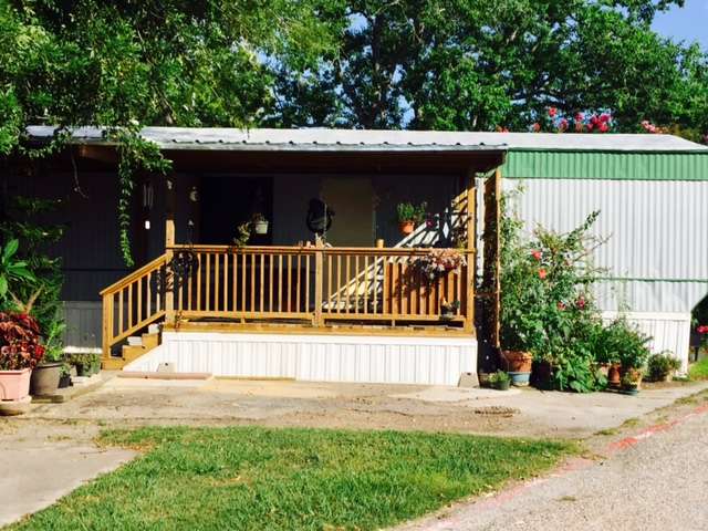 Pine Villa Manufactured Home & RV Community | 2834 Massey-Tompkins Rd, Baytown, TX 77521, USA | Phone: (832) 877-3950