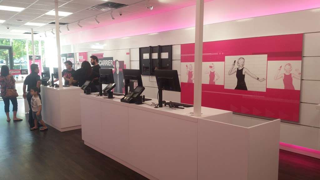 T-Mobile | 13079 Worldgate Dr, Herndon, VA 20170 | Phone: (571) 418-0575