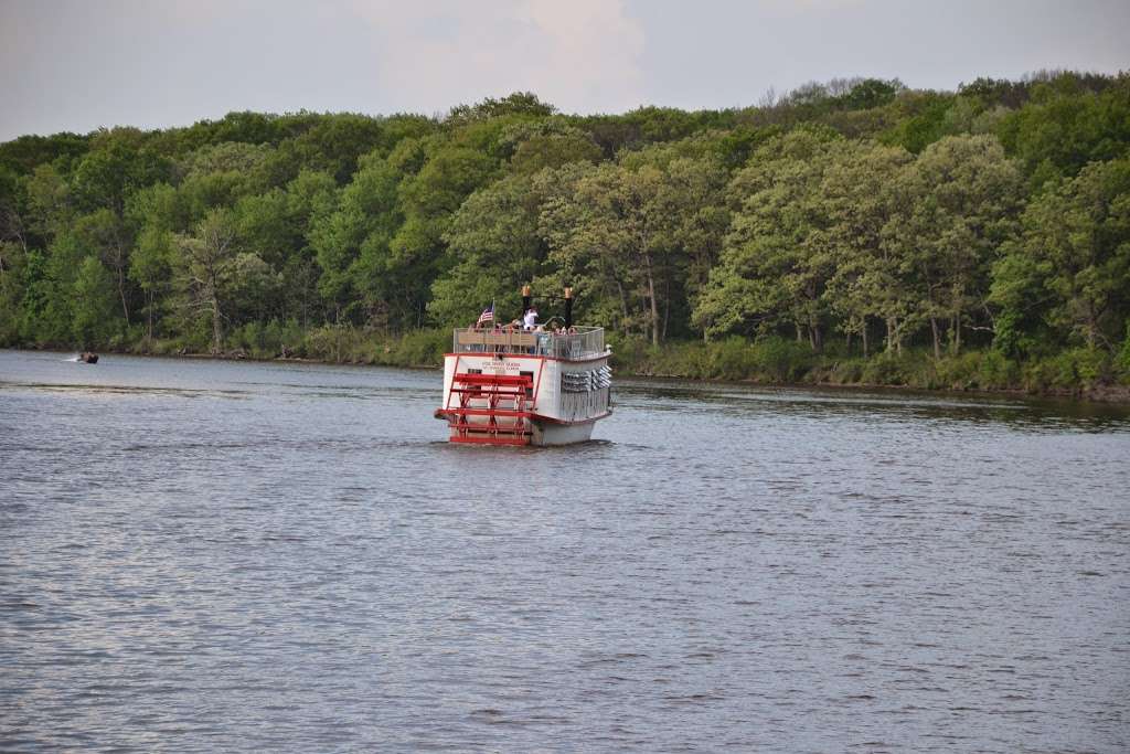 St. Charles Paddlewheel Riverboat | 2 North Ave, St. Charles, IL 60174, USA | Phone: (630) 584-2334