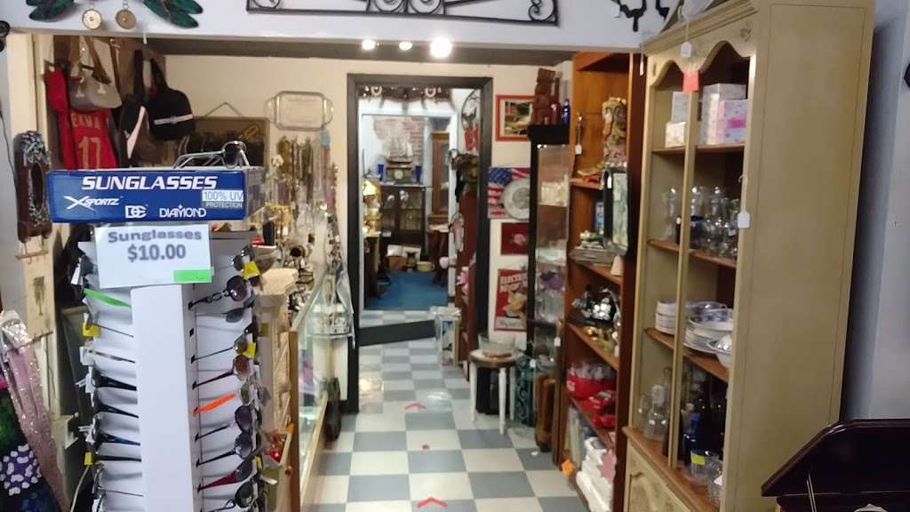 Crosby Antique Mall | 5613 S Main St, Crosby, TX 77532 | Phone: (281) 949-6604