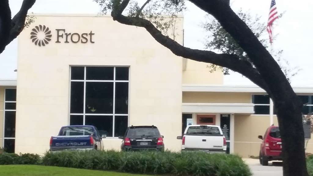 Frost Bank | 1001 Broadway St, Houston, TX 77012 | Phone: (713) 388-7600