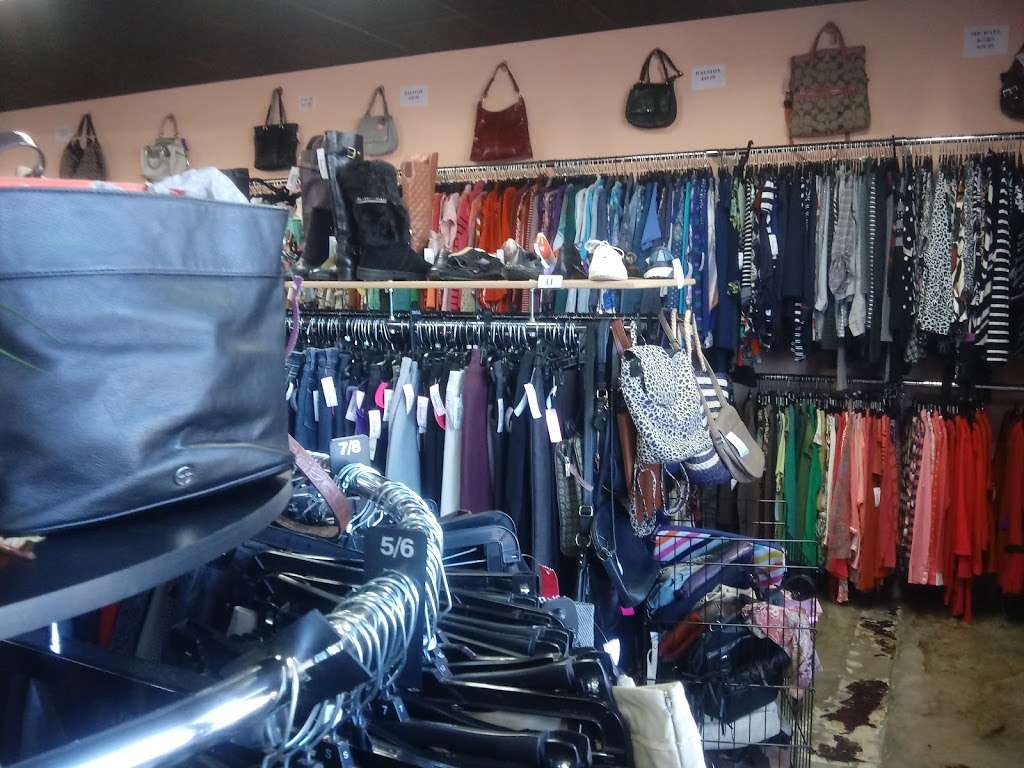 My Best Friends Closet | 347 NW Barry Rd, Kansas City, MO 64155 | Phone: (816) 436-0377