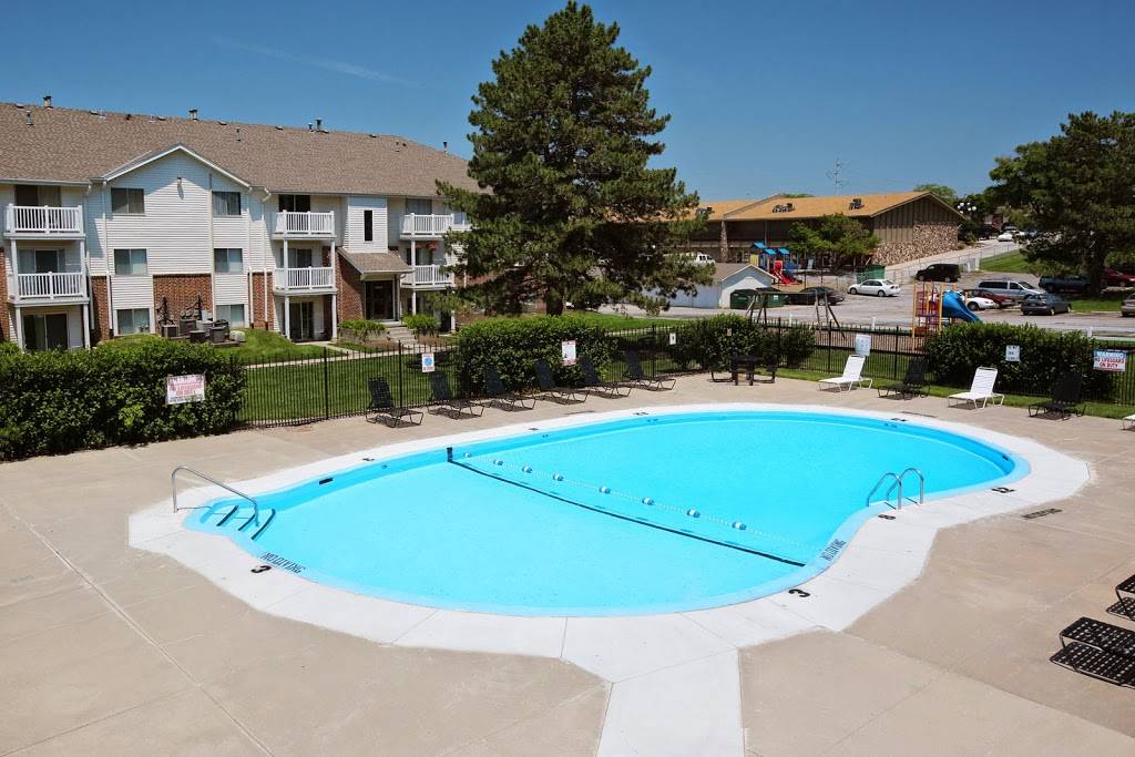 Pacific Winds Apartments | 1215 Fawn Parkway Plaza, Omaha, NE 68144, USA | Phone: (402) 965-0822