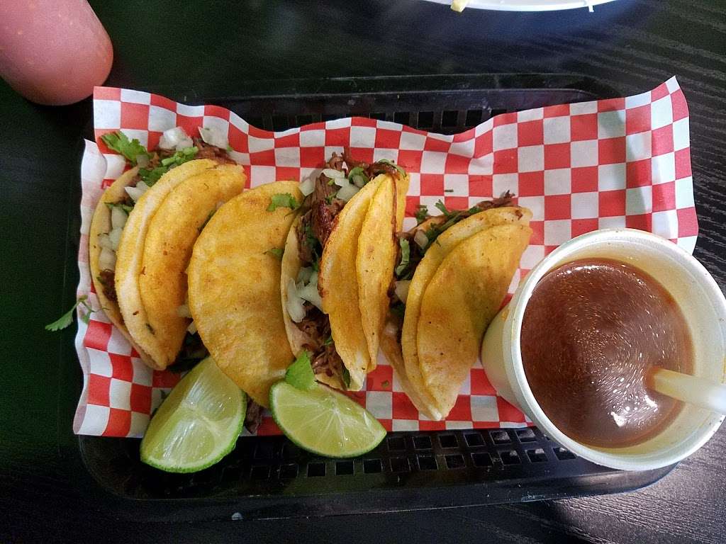 Tacos Y Bionicos Imperio | 17845 Clark Ave, Bellflower, CA 90706 | Phone: (562) 866-6967