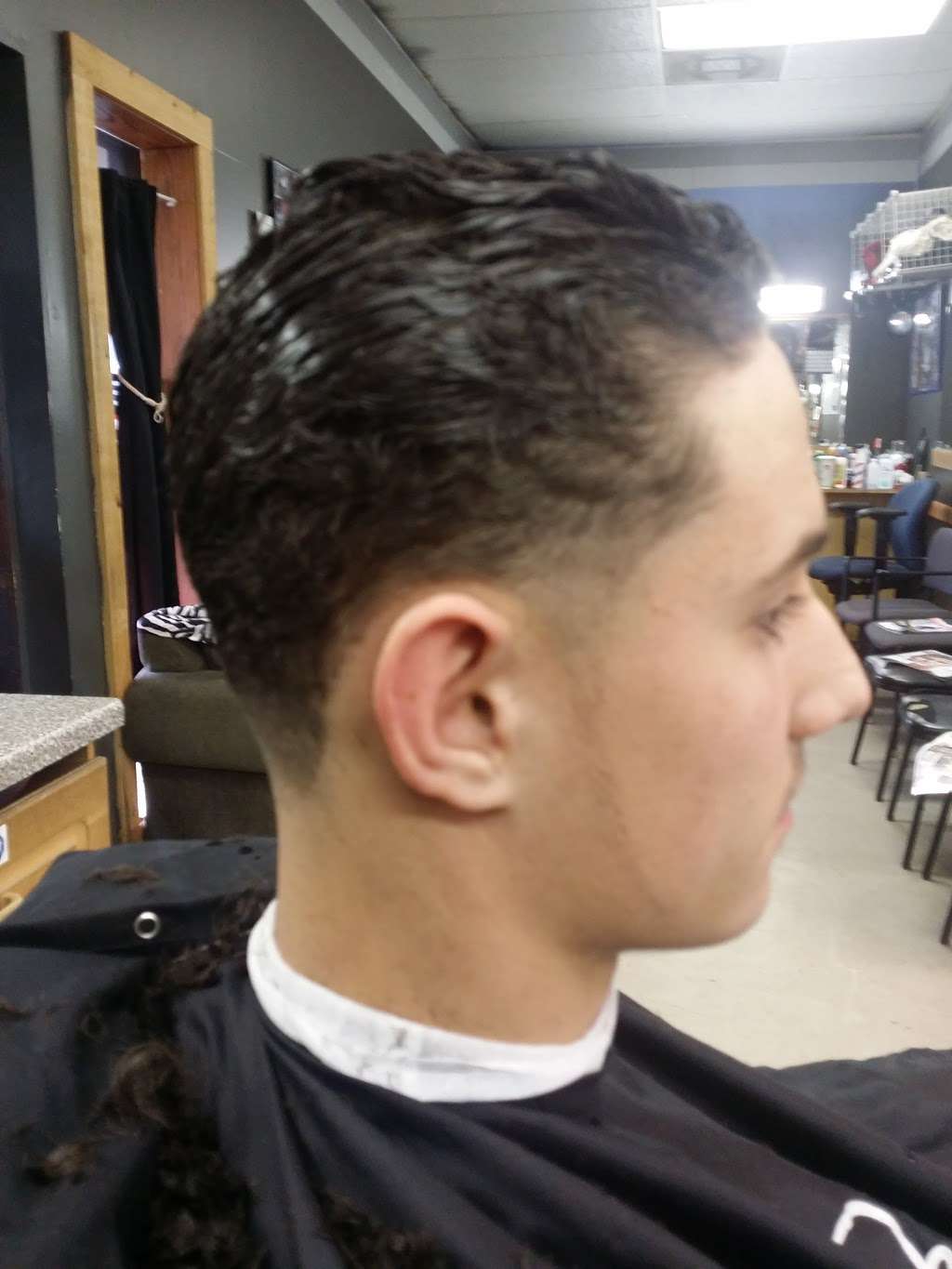 Mo Better Cuts | 1305 1st St E # B, Humble, TX 77338, USA | Phone: (281) 446-0244