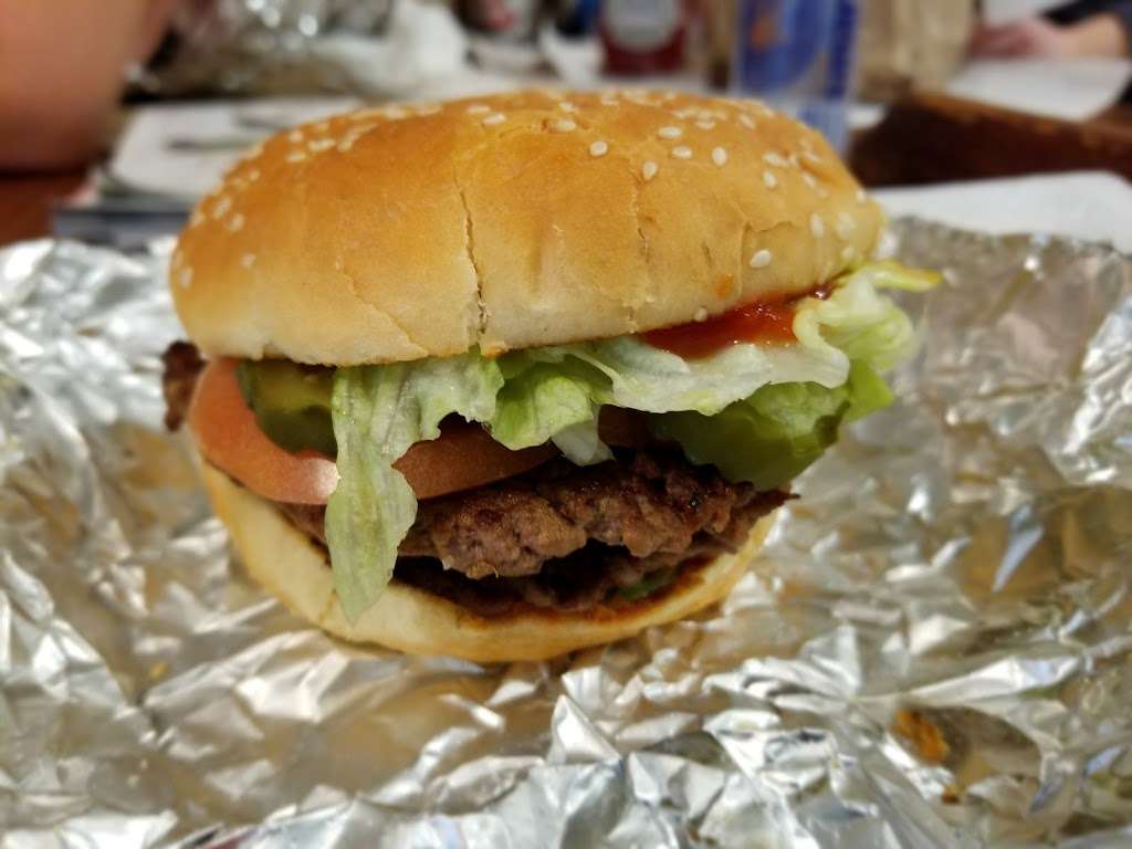 Five Guys | 747 Broad St, Shrewsbury, NJ 07702 | Phone: (732) 530-1203