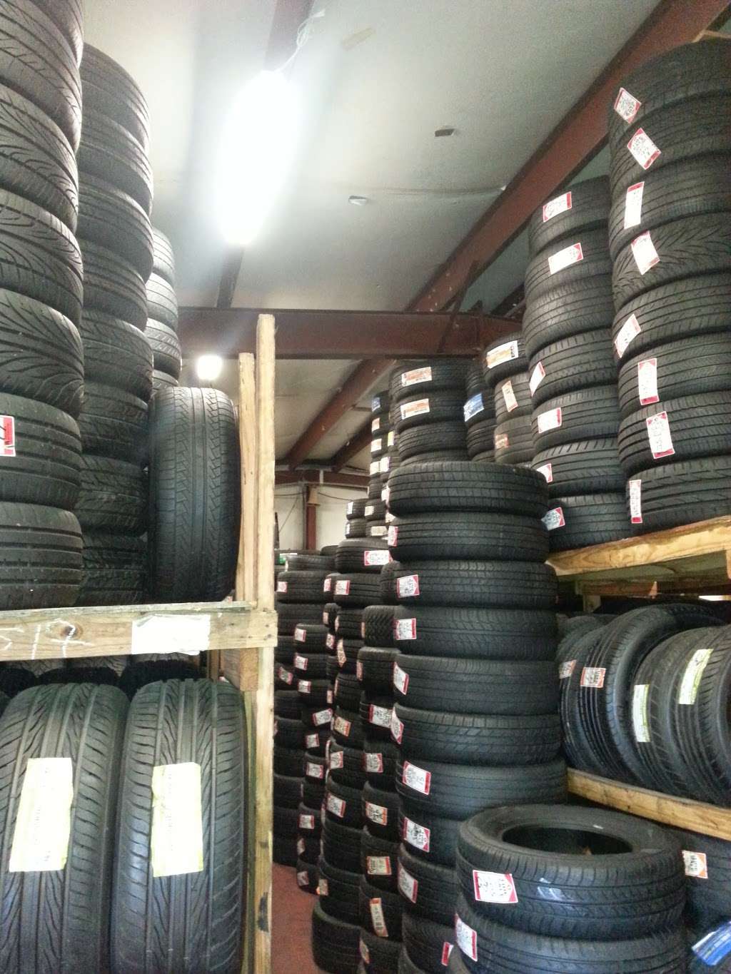 B & C Tire Shop | 14590 Wallisville Rd, Houston, TX 77049 | Phone: (713) 330-0951