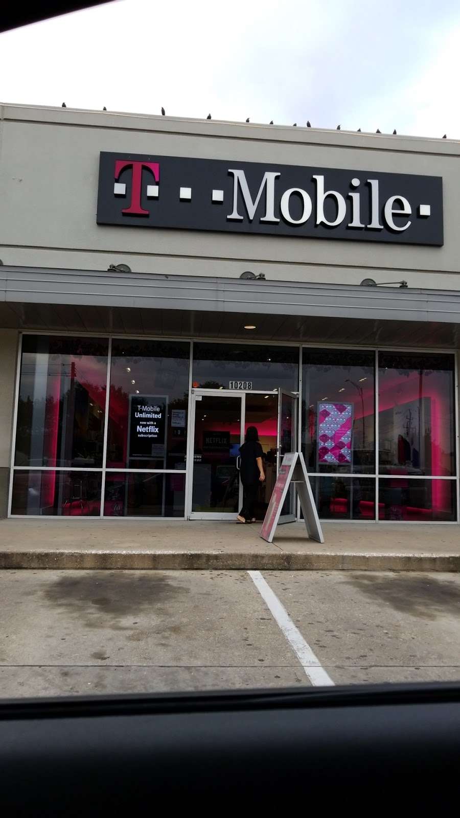 T-Mobile | 10208 Beechnut St, Houston, TX 77072, USA | Phone: (281) 933-9763