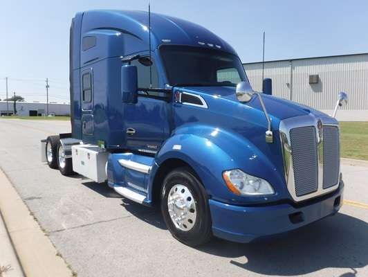Semi-Truck Inventory | 11350 NW 81 St, Kansas City, MO 64152, USA | Phone: (816) 517-3333
