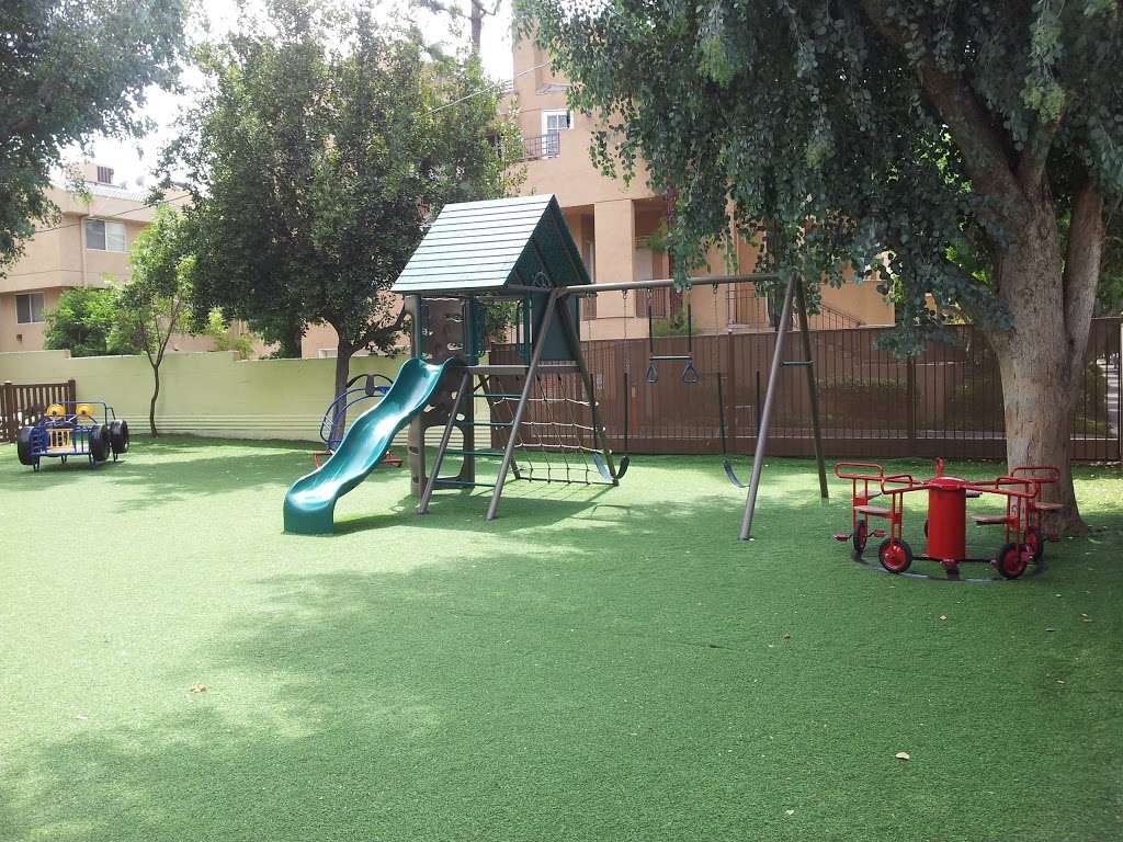 Little Scholars Montessori | 18706 Hatteras St, Tarzana, CA 91356, USA | Phone: (818) 343-1794