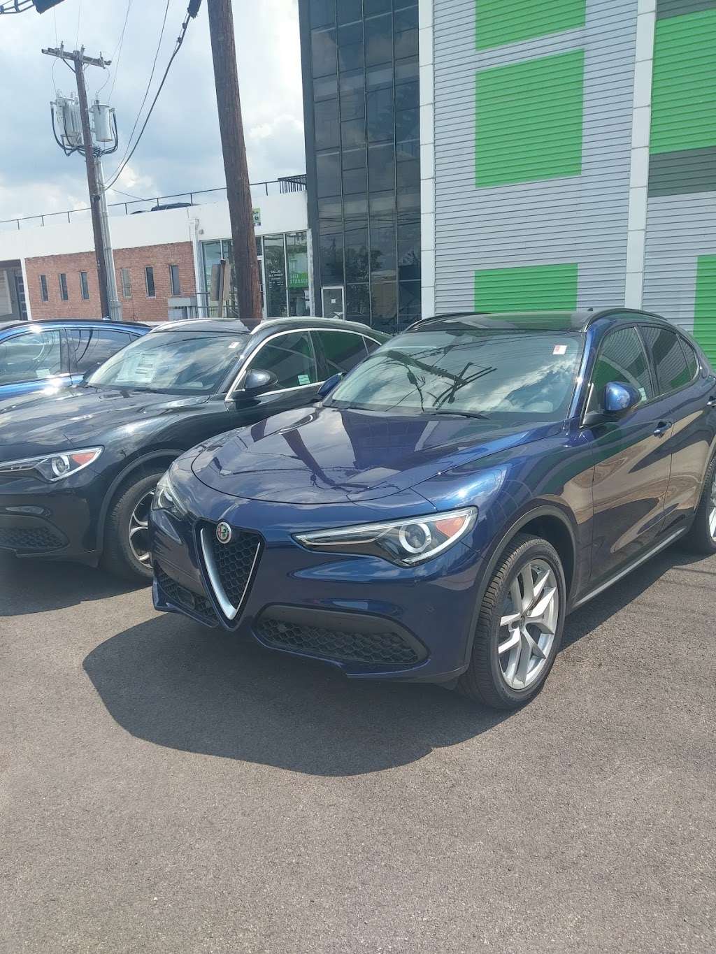 Alfa Romeo of Dallas | 2500 W Mockingbird Ln, Dallas, TX 75235, USA | Phone: (972) 440-1198