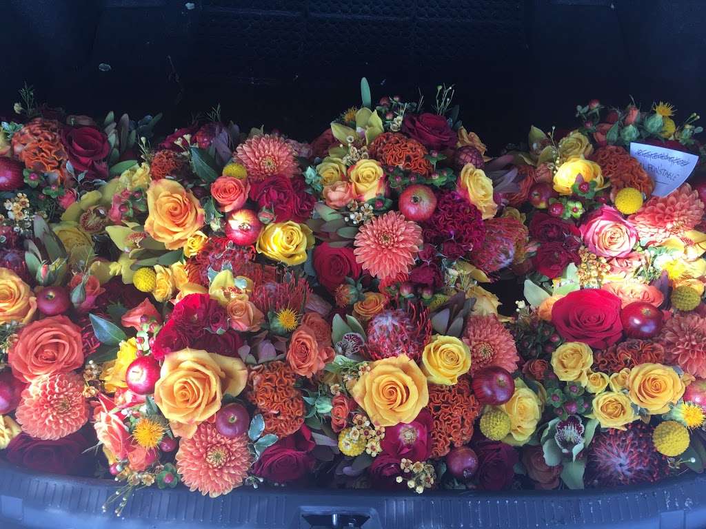 Joans Flower Shop | 22601 Lassen St, Chatsworth, CA 91311, USA | Phone: (855) 562-6757