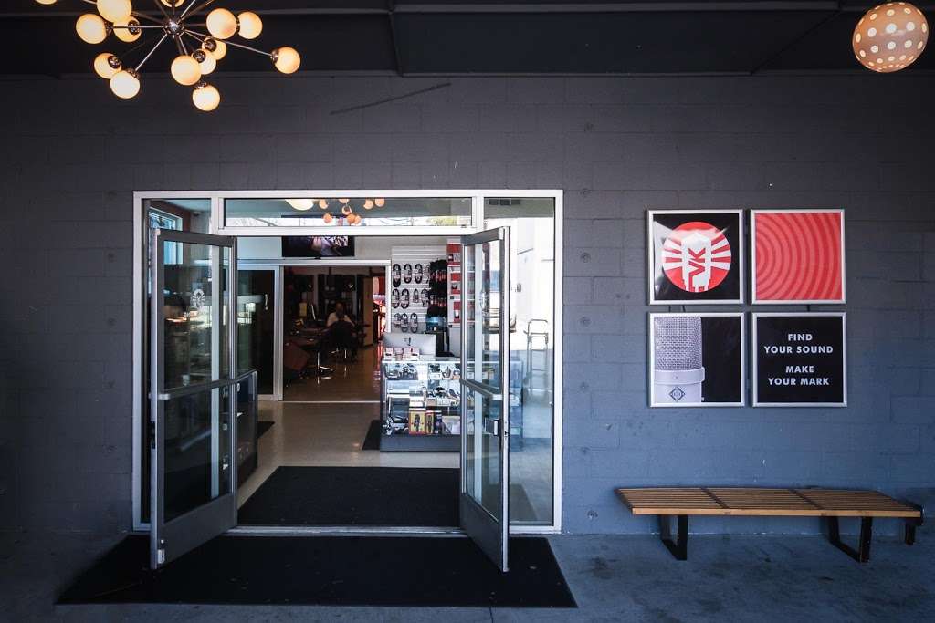 Vintage King Los Angeles | 1176 Sunset Blvd, Los Angeles, CA 90012, USA | Phone: (213) 984-4000