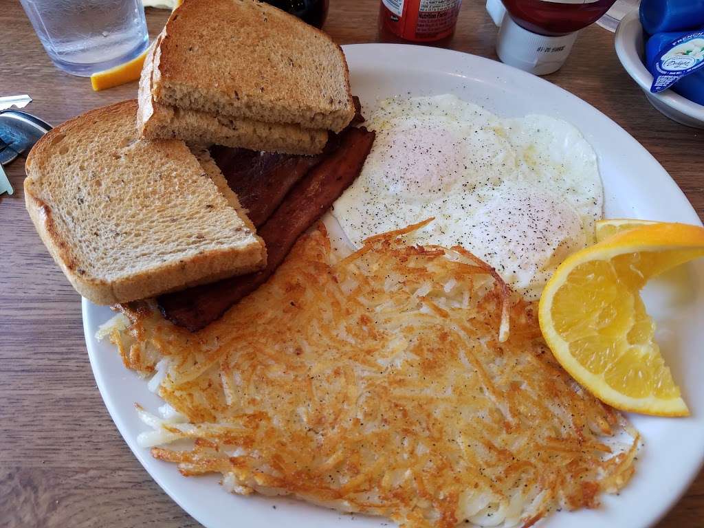 Viola Cafe | 102 N Elm St, Three Oaks, MI 49128, USA | Phone: (269) 756-9420