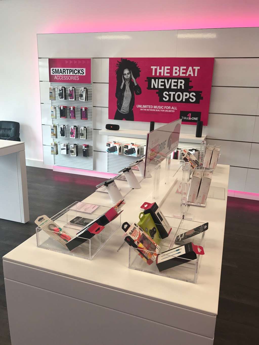 T-Mobile | 17237 Mercantile Blvd, Noblesville, IN 46060, USA | Phone: (317) 219-5124