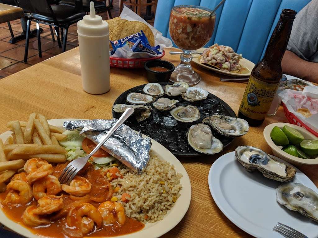 Mariscos las Islitas De Nayarit | 2119 N 35th Ave, Phoenix, AZ 85009, USA | Phone: (602) 272-4366