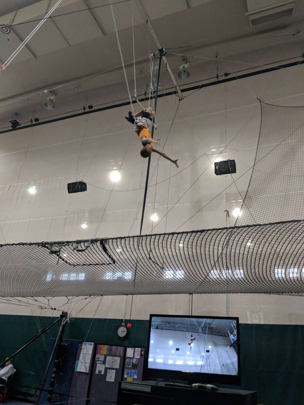 Trapeze School New York | 5917 N Broadway, Chicago, IL 60660 | Phone: (773) 484-8861