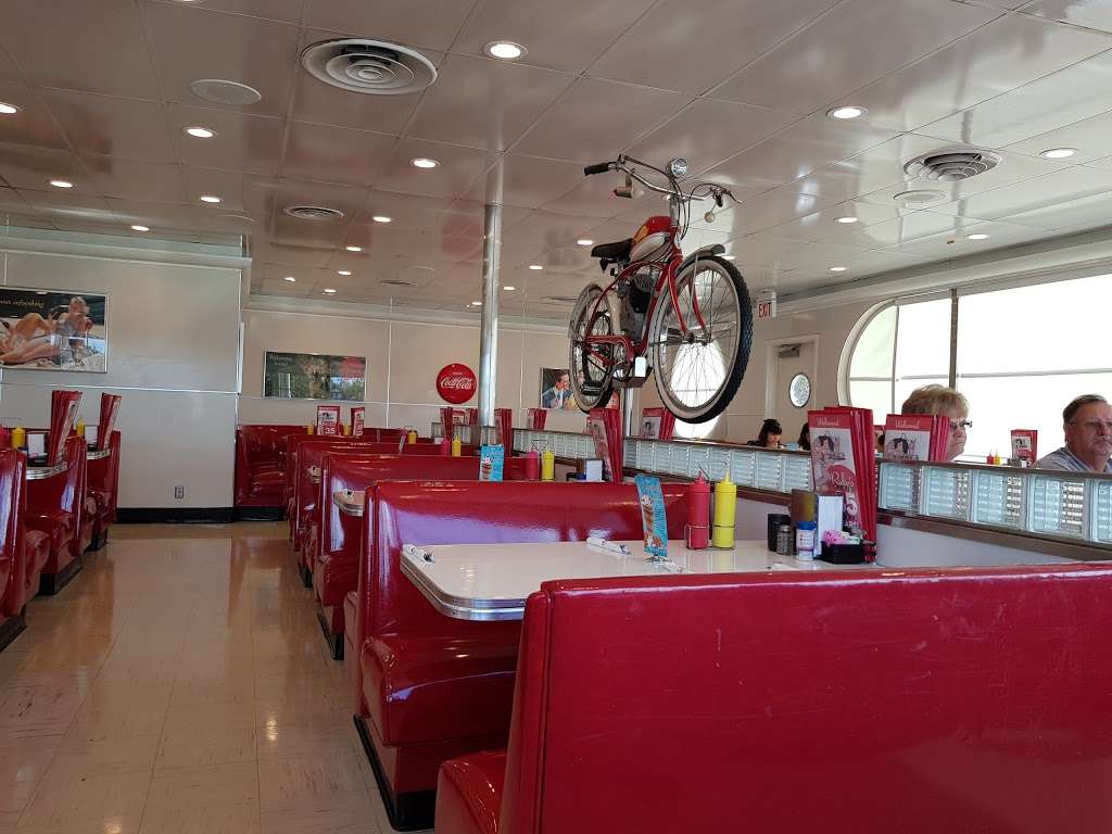 Rubys Diner | 30622 S Coast Hwy, Laguna Beach, CA 92651, USA | Phone: (949) 497-7829