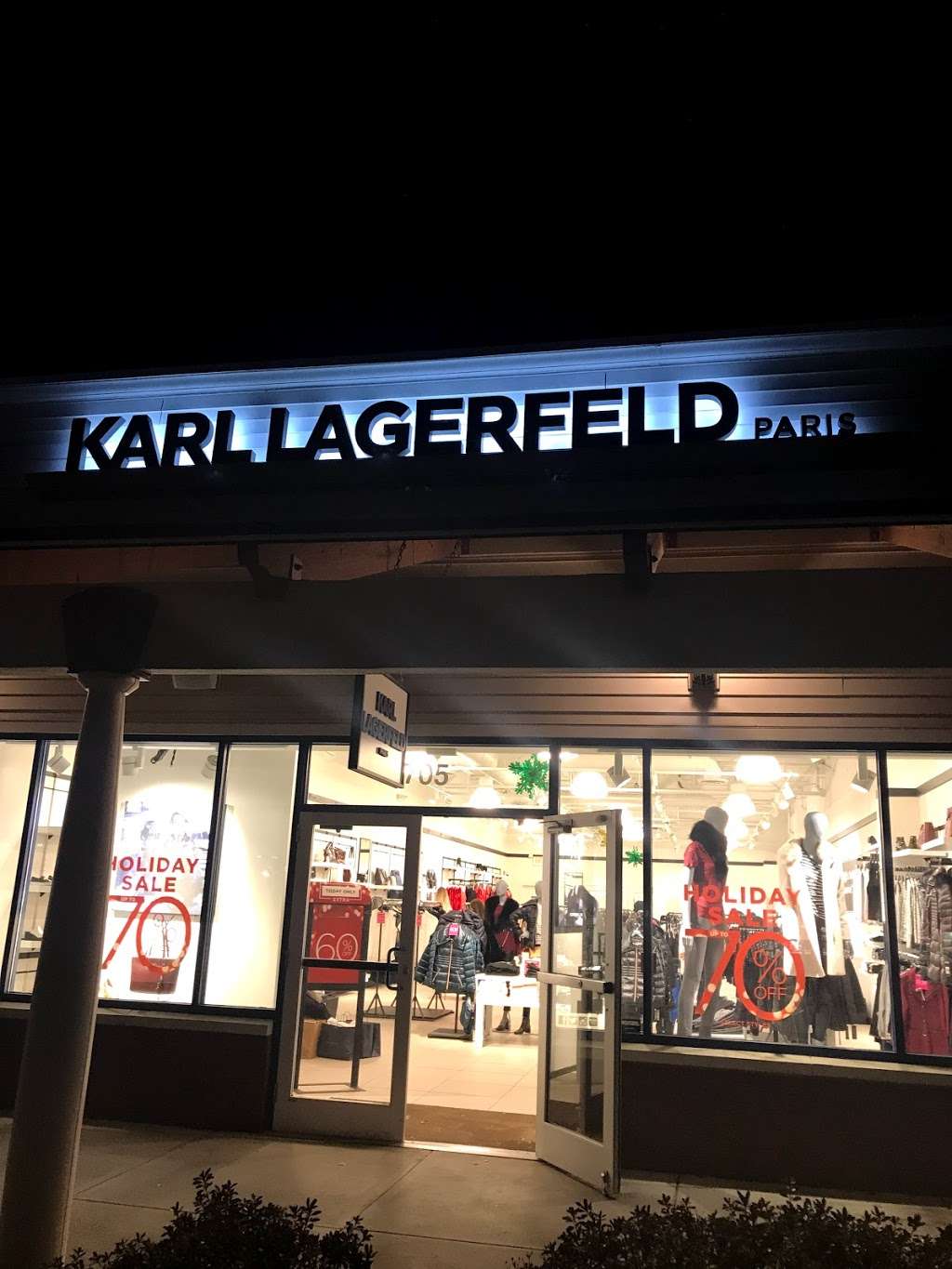 Karl Lagerfeld Paris | 1 Outlet Blvd, Wrentham, MA 02093, USA | Phone: (508) 384-2538
