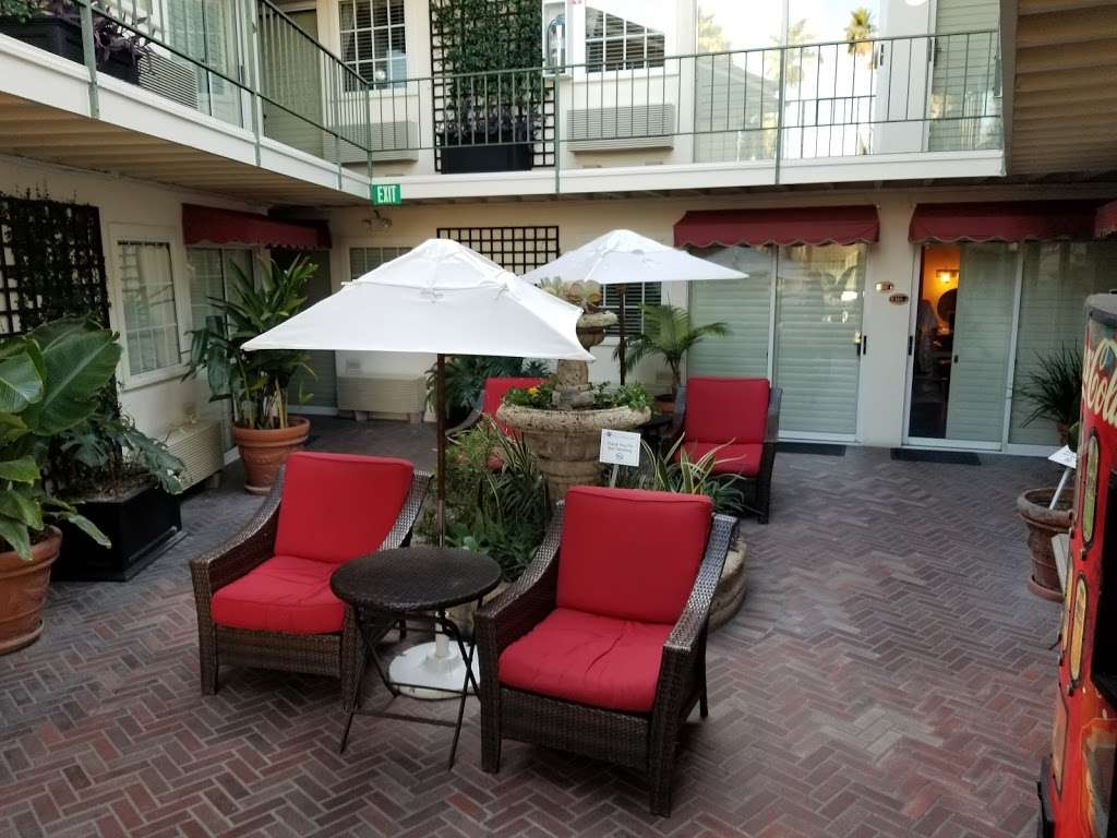 Portofino Hotel | 111 Crescent Ave, Avalon, CA 90704 | Phone: (310) 510-0555