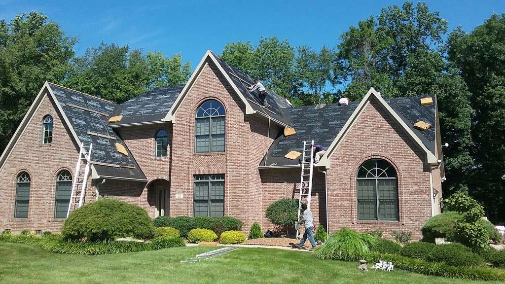 Moss Roofing | 7828 E 88th St, Indianapolis, IN 46256, USA | Phone: (317) 784-3227