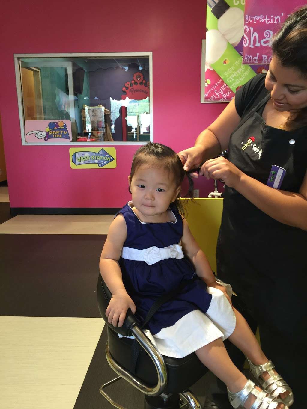 Snip-its Haircuts for Kids - hair care  | Photo 5 of 9 | Address: 182 W Foothill Blvd, Monrovia, CA 91016, USA | Phone: (626) 239-7442