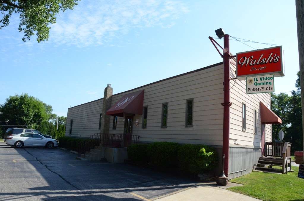 Walshs Bar & Grill | 202 W Naperville Rd, Westmont, IL 60559, USA | Phone: (630) 968-5957