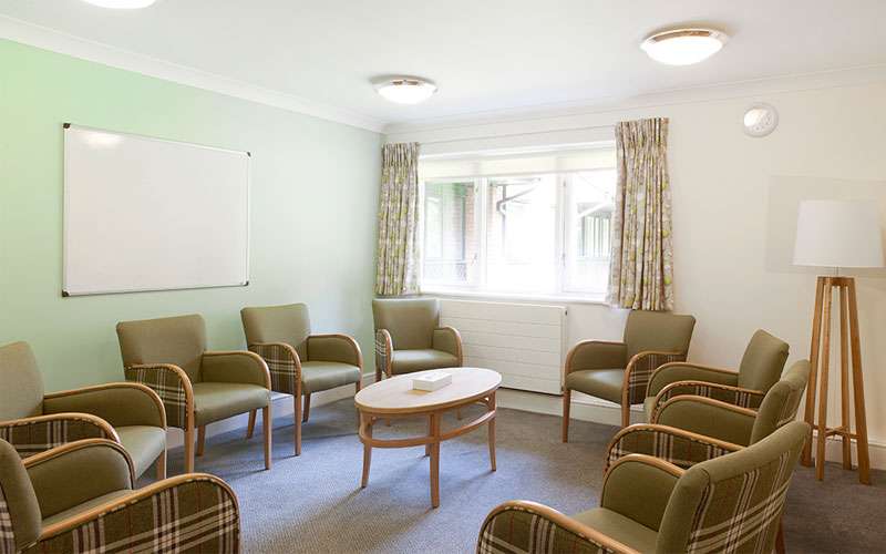 The Priory Hospital Hayes Grove | Prestons Rd, Bromley, Kent BR2 7AS, UK | Phone: 020 8462 7722