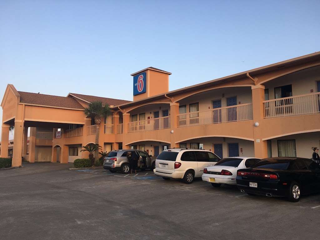 Island Inn | 6311 Central City Blvd, Galveston, TX 77551, USA | Phone: (409) 740-9000